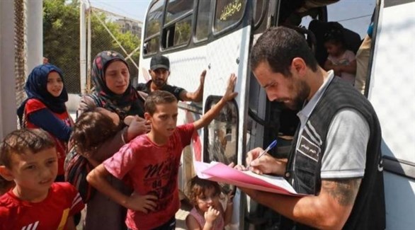 اخلاء مجمع من اللنازحين السوريين في لبنان