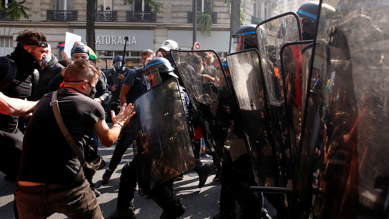 توقيف 200 شخص في باريس بعد مظاهرة “السترات الصفراء”