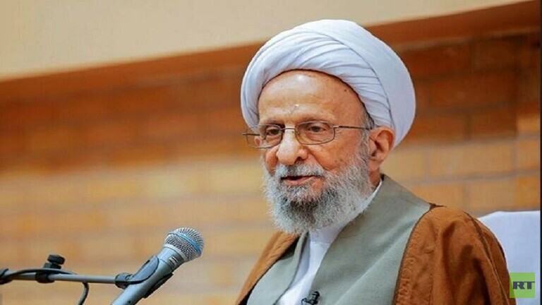 وفاة رجل دين إيراني شهير مقرب من خامنئي