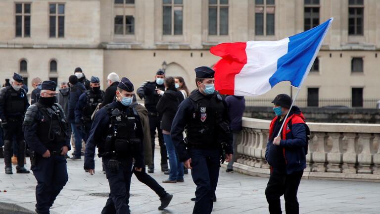 58% من الفرنسيين يؤيدون رسالة العسكريين المتقاعدين