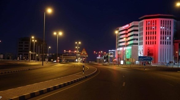 سلطنة عمان تمدد إغلاقاً ليلياً لمكافحة كورونا