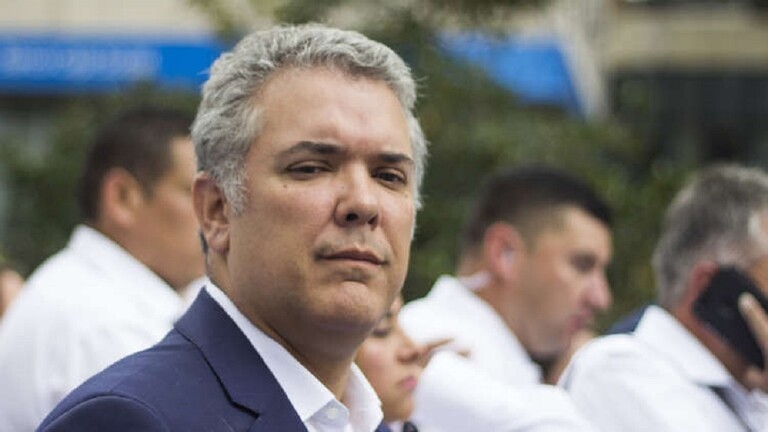 اعتقال 10 أشخاص على خلفية إطلاق النار على طائرة الرئيس الكولومبي