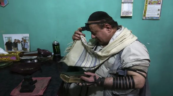 آخر اليهود في أفغانستان يرفض الهجرة إلى إسرائيل بعد انتصار طالبان