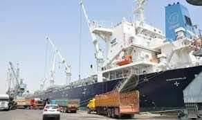 النقل : ارساء ( 6 ) سفن تجارية على ارصفة ميناء ام قصر الشمالي
