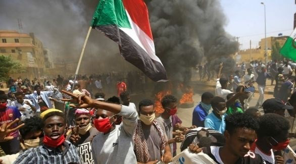 السفارة الأمريكية تراقب تظاهرات الخرطوم