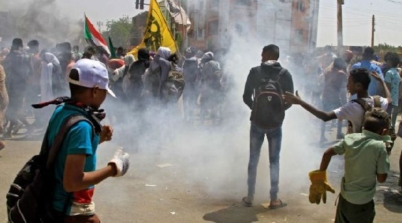اشتباكات بين الأمن ومتظاهرين في الخرطوم