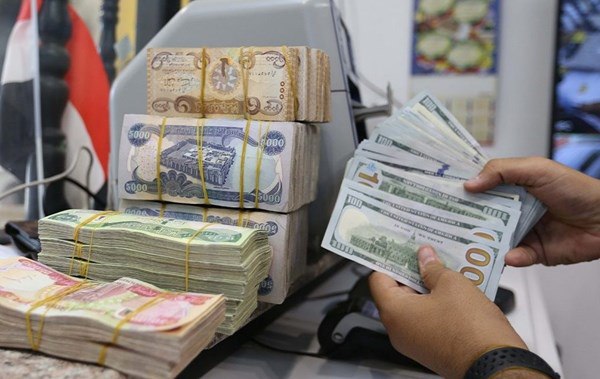 البورصة العراقية تغلق على “ارتفاع” بأسعار الدولار في بغداد واربيل