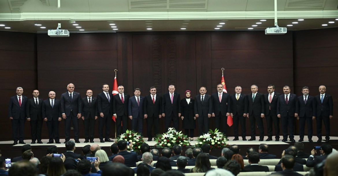 تغييرات غير متوقعة.. أردوغان يعلن تشكيلة الحكومة الجديدة