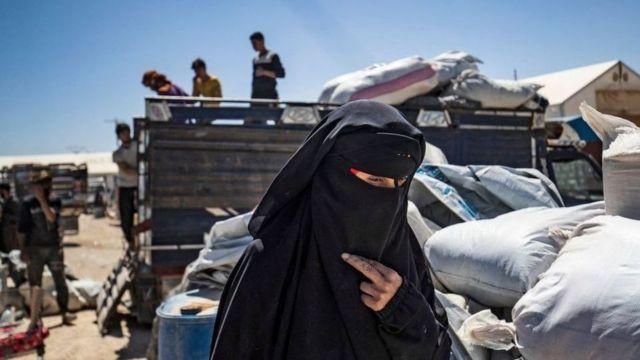 العراق يتسلم من سوريا 50 إرهابياً و168 أسرة من عائلات داعش