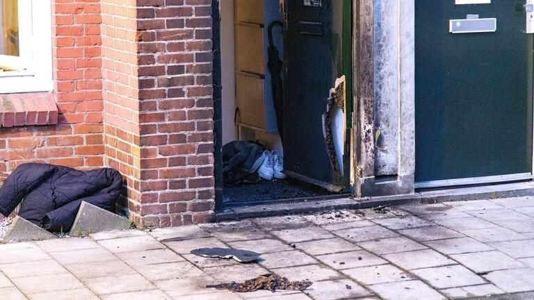 3 انفجارات متتالية تستهدف مداخل منازل شمال العاصمة الهولندية